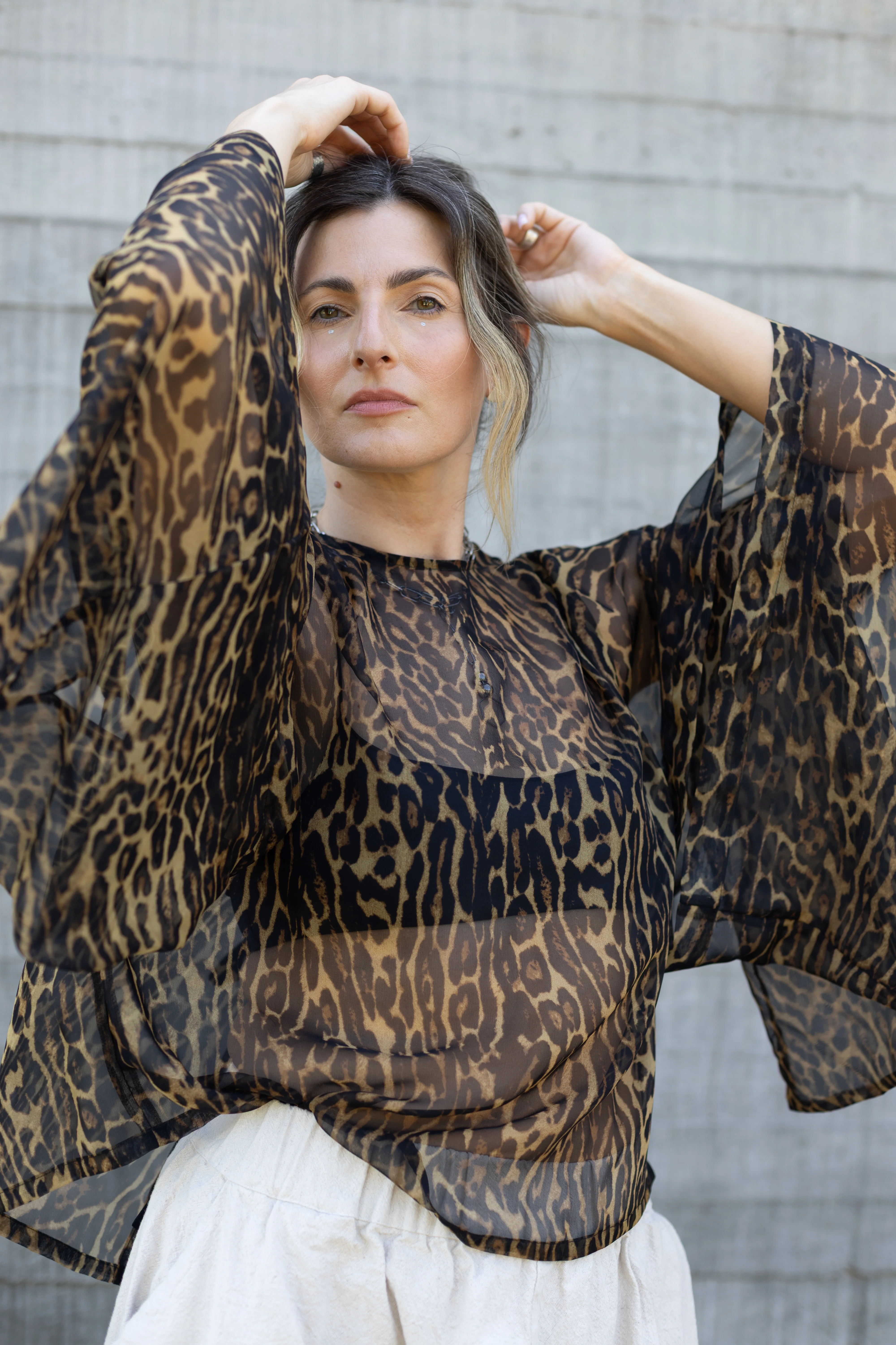 Bluzka Sho Wild - Image 3