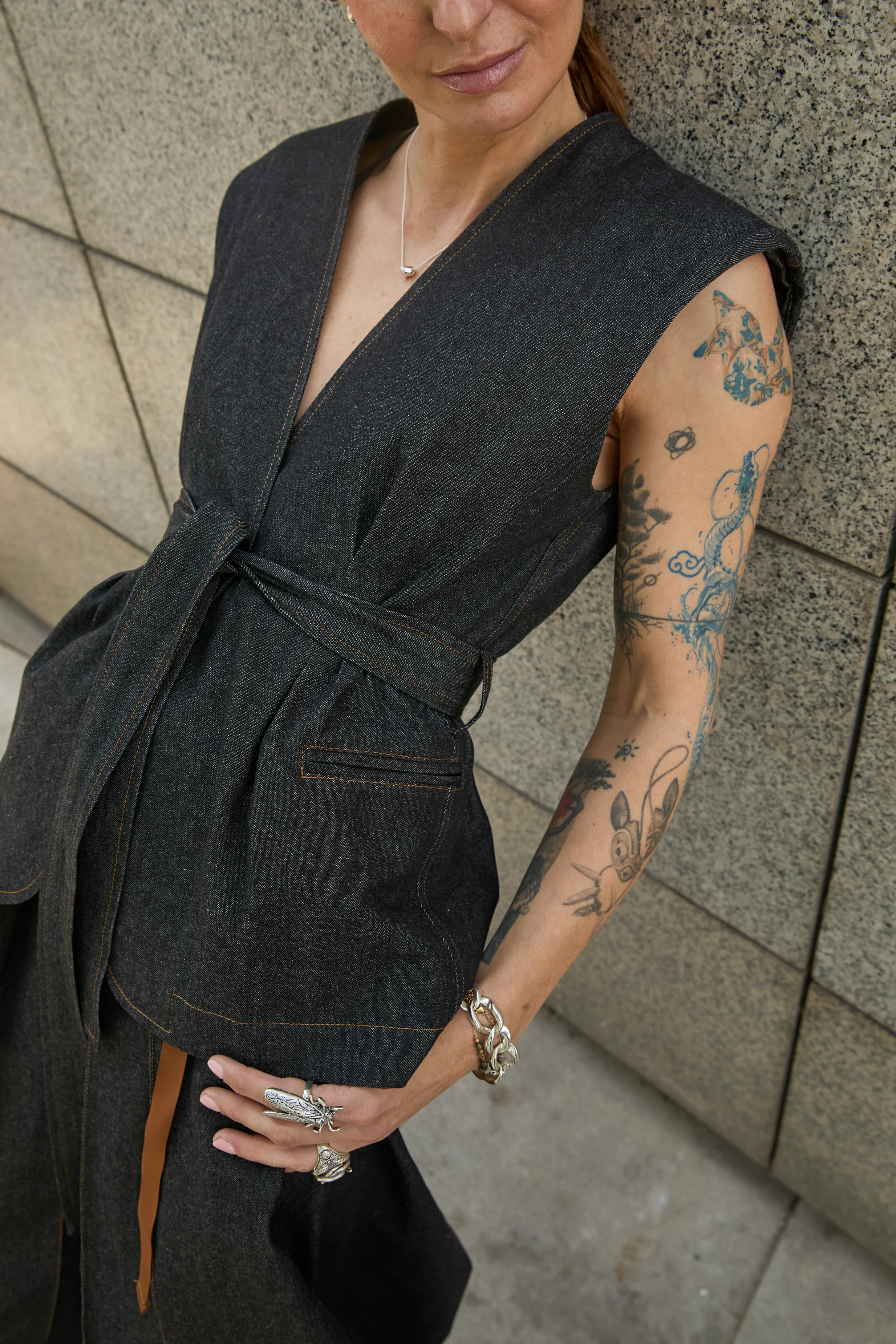 Hikari Vest Soft Black